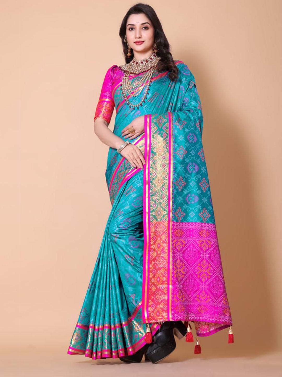 AKSH FASHION Bandhani Zari Designer Patola Saree