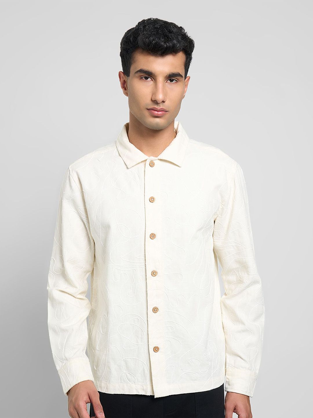 7 Alt by Pantaloons Men Relaxed Fit Textured Spread Collar Cotton Casual Shirt