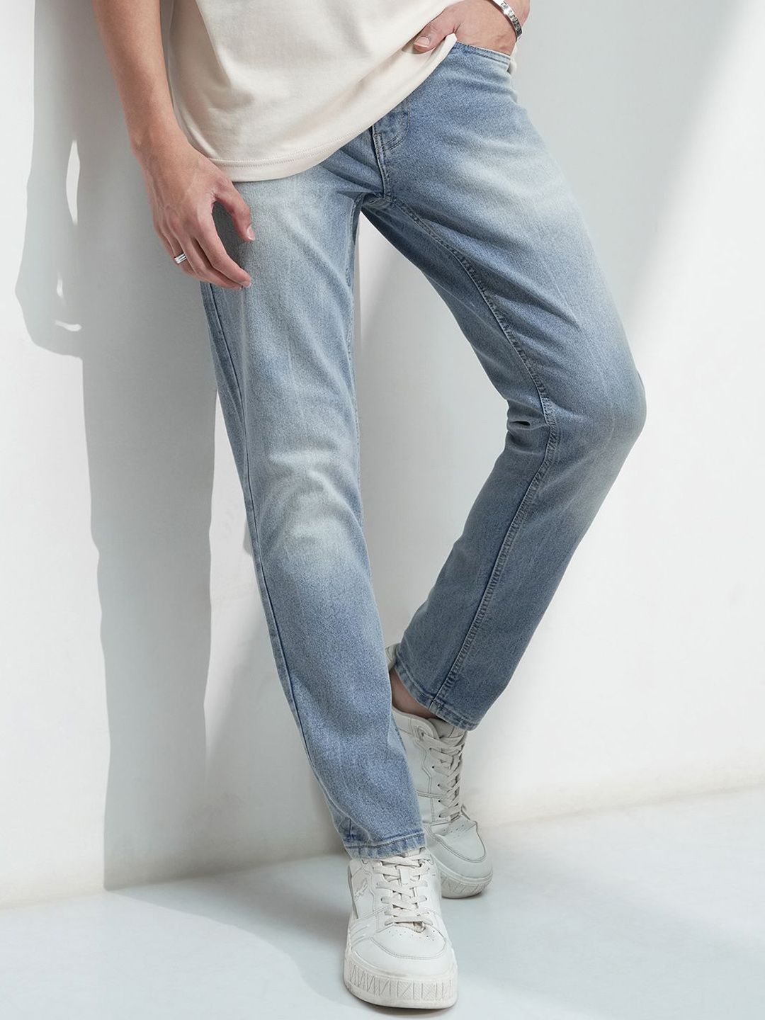 HIGHLANDER Men Slim Fit Mid-Rise Light Fade Cotton Jeans