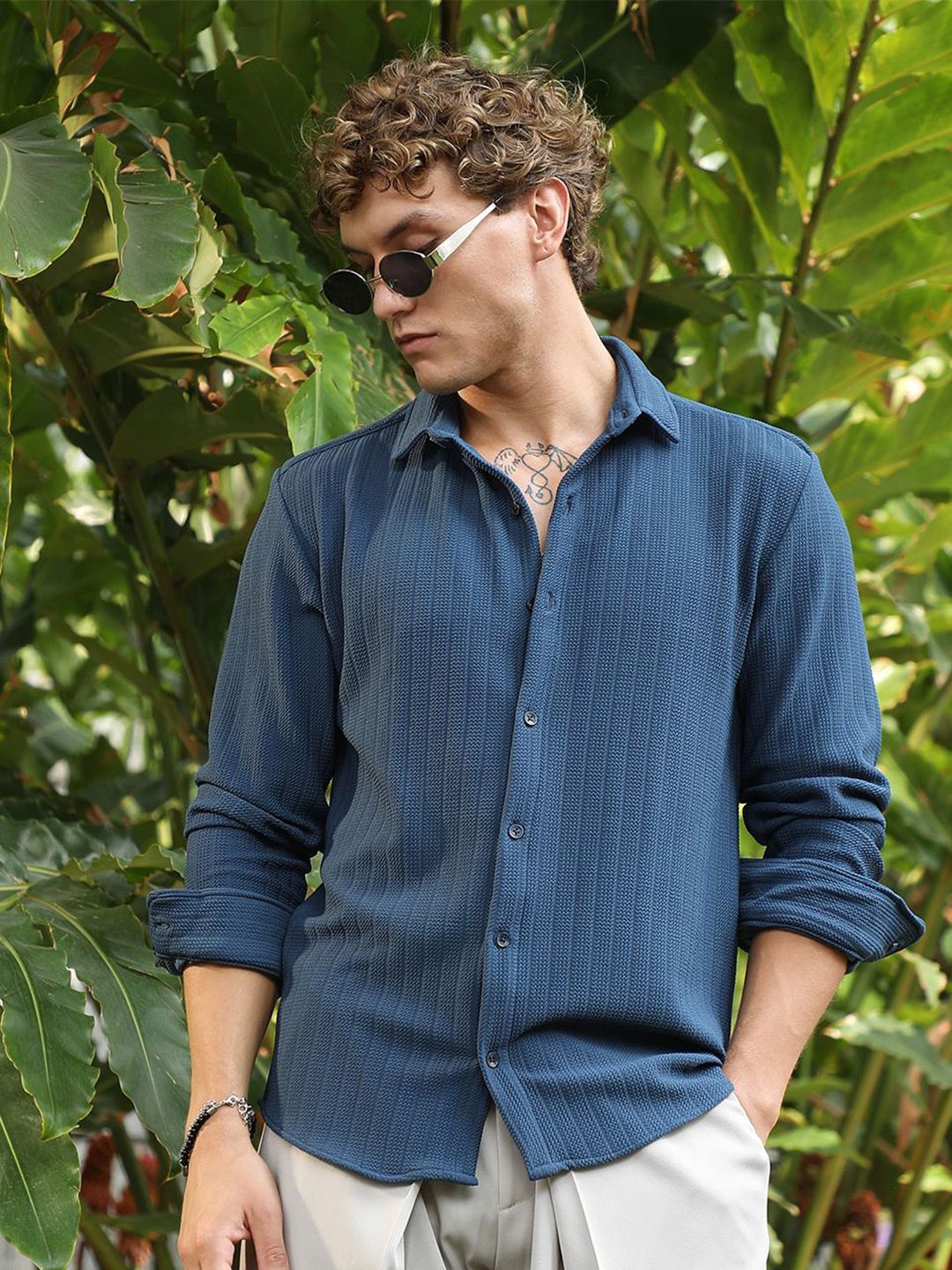 CAHOOT Men Comfort Fit Textured Spread Collar Casual Shirt
