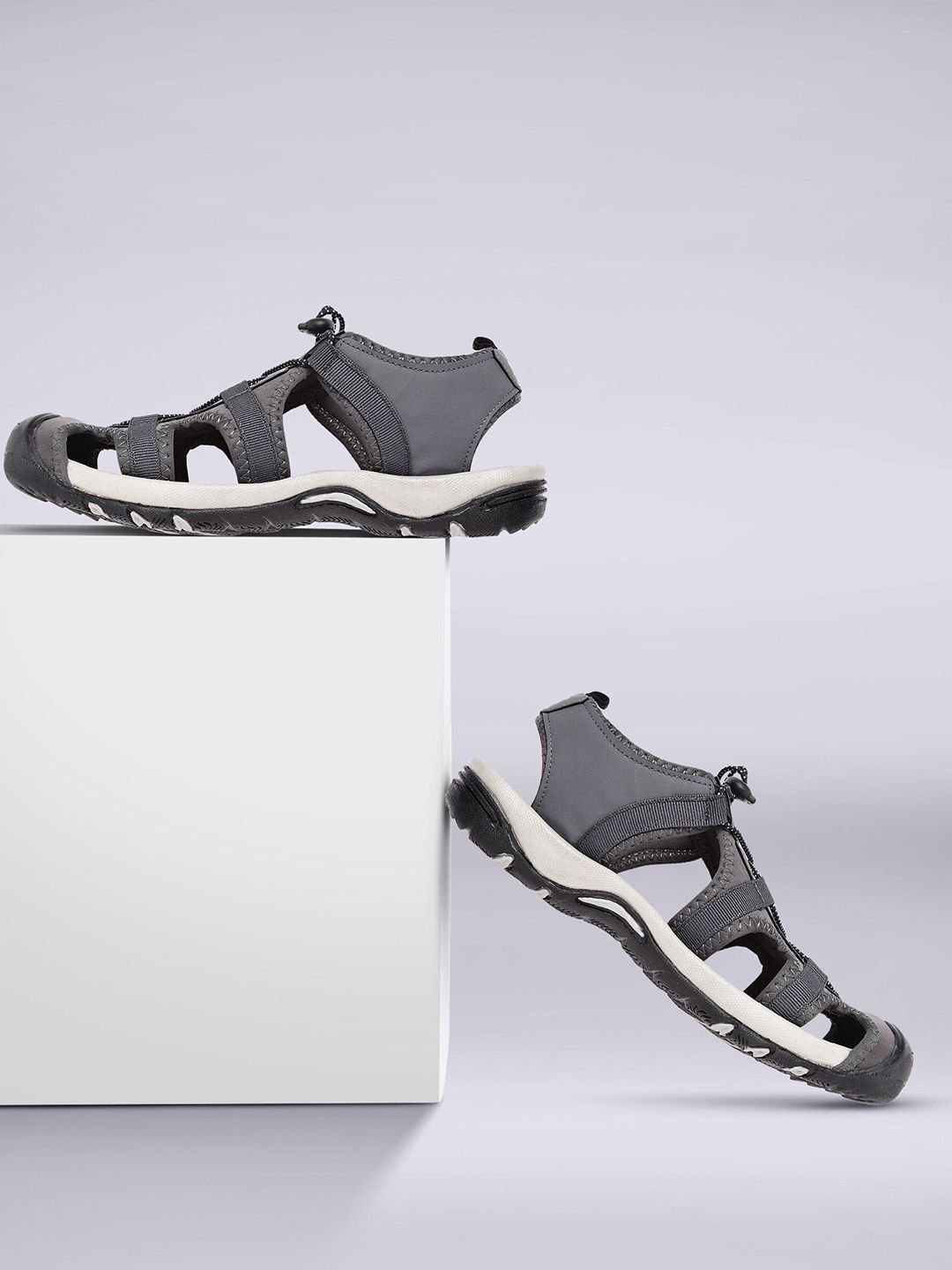 The Roadster Lifestyle Co. Men Textured Sports Sandals