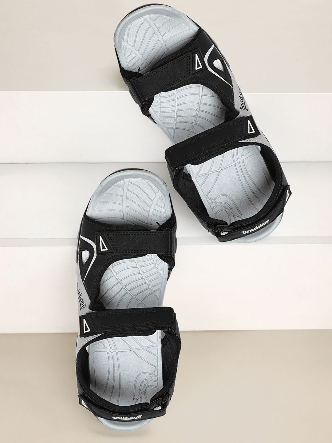 The Roadster Lifestyle Co. Men Textured Sports Sandals