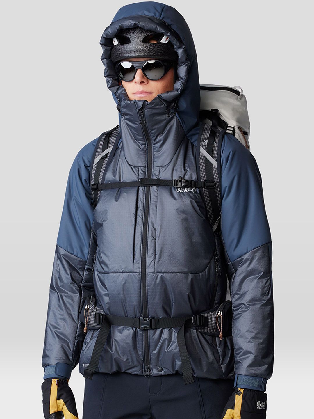Mountain Hardwear Men Solid Hooded Lightweight Puffer Jacket