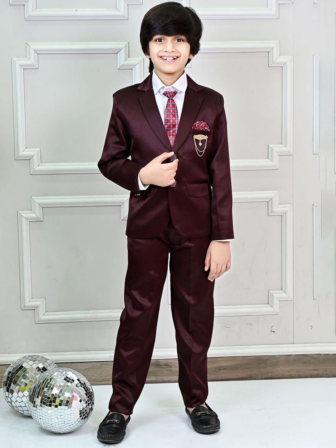 BT DEZINES Single-Breasted 4 
Pieces Suit