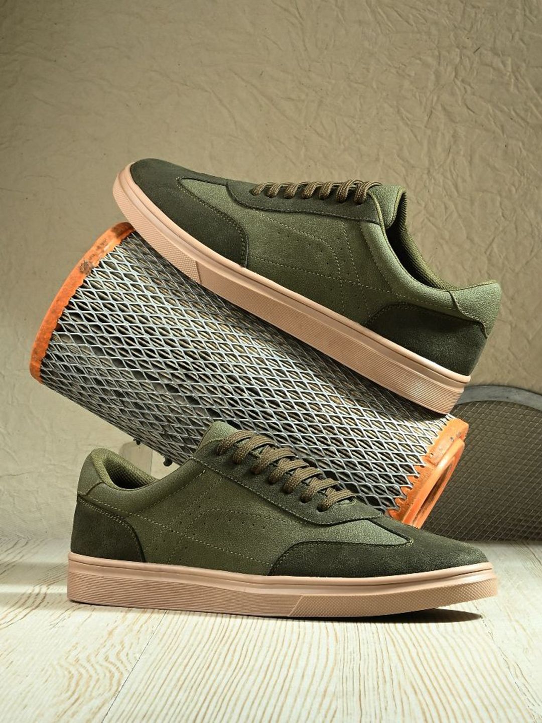 The Roadster Lifestyle Co Men Lace Up Casual Sneakers