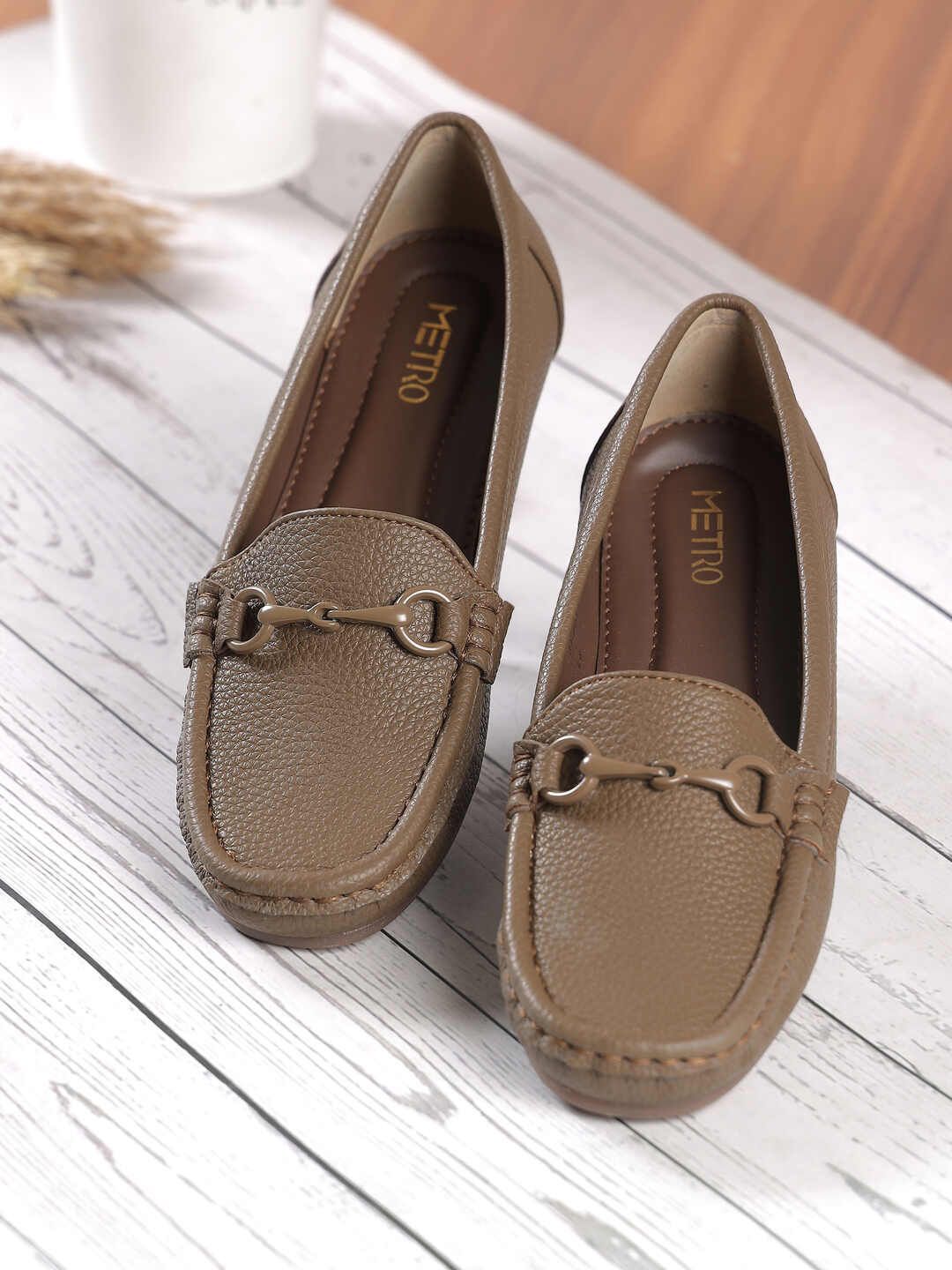 Metro Metro Womens Brown Women Textured Round Toe Horsebit Loafers