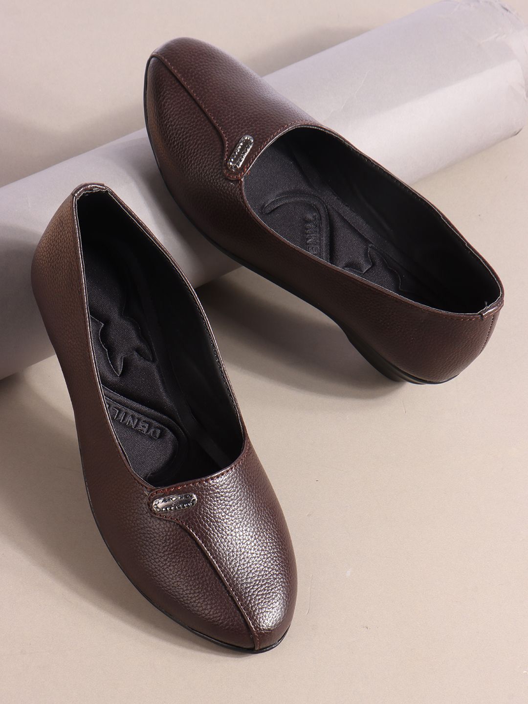Denill Denill Pointed Toe Ballerinas