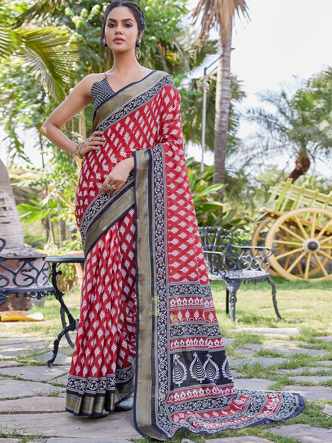 Mitera Ethnic Motifs Zari Saree
