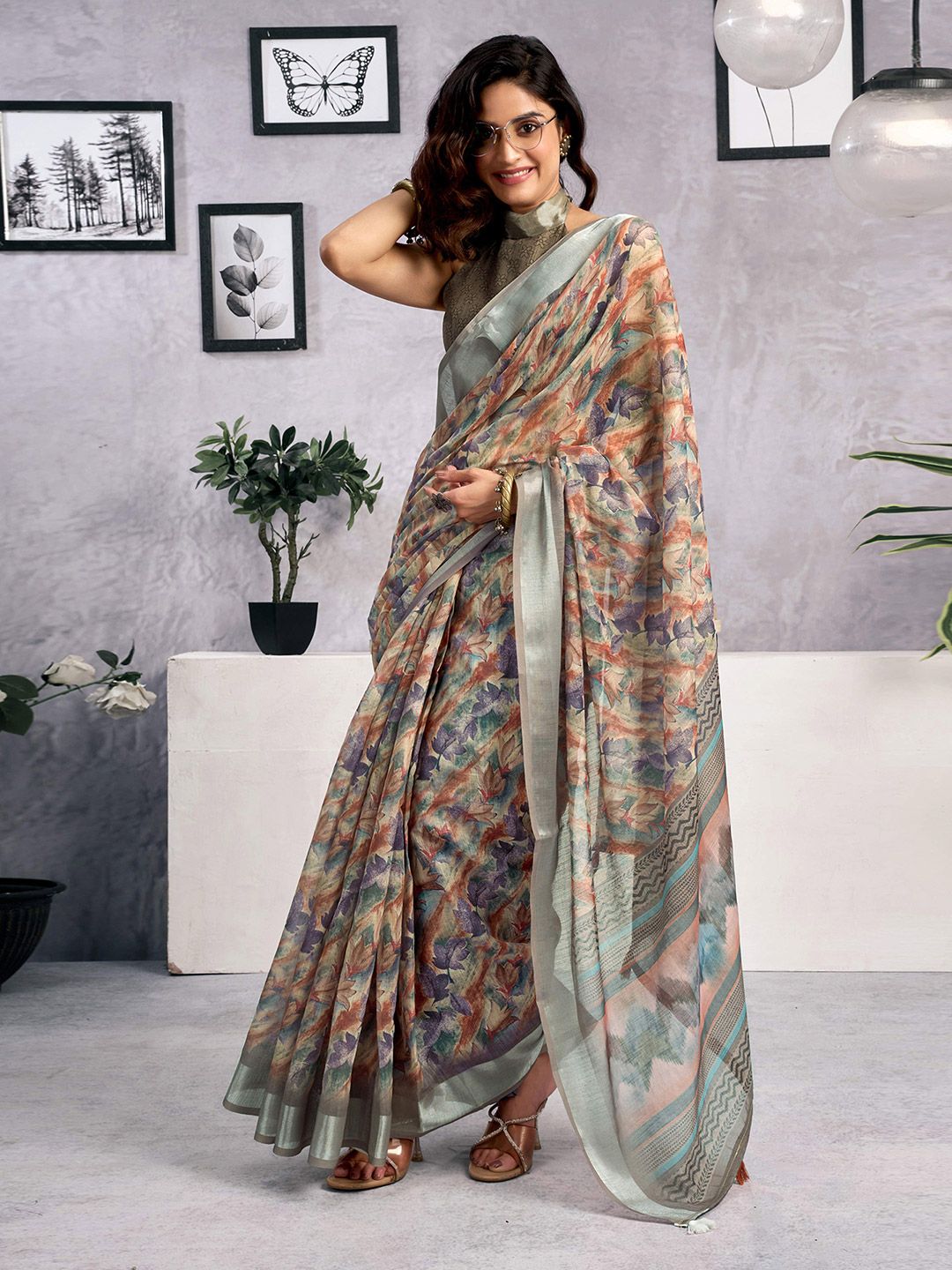 Mitera Abstract Printed Saree With Unstiched Blouse Piece