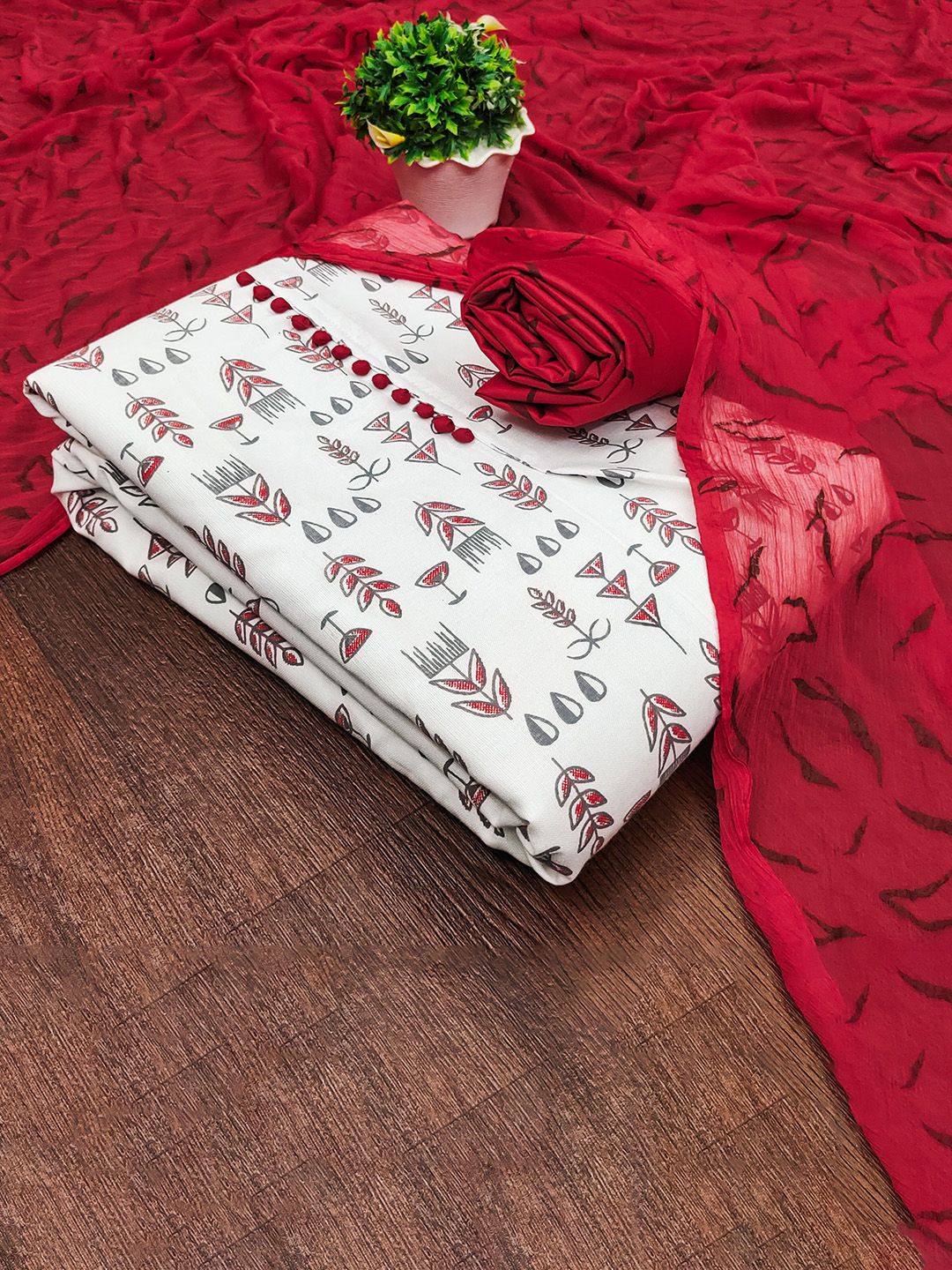HERE&NOW Floral Printed Unstitched Dress Material