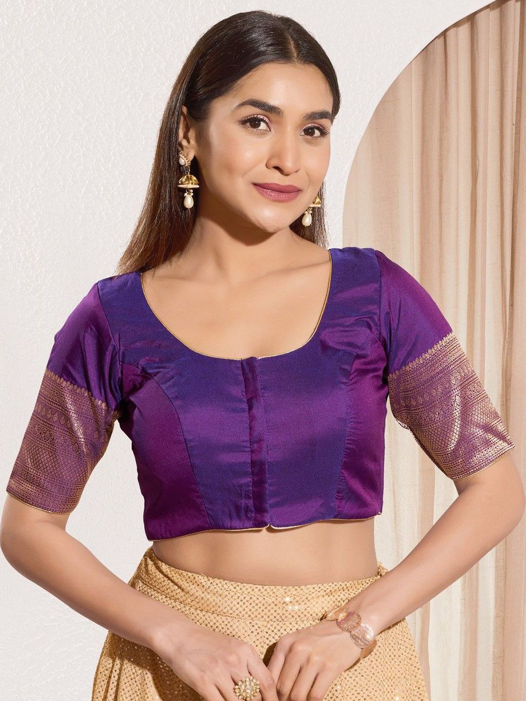 VAMAS - THE DESIGNER BLOUSES VAMAS - THE DESIGNER BLOUSES Round Neck Padded Readymade Saree Blouse