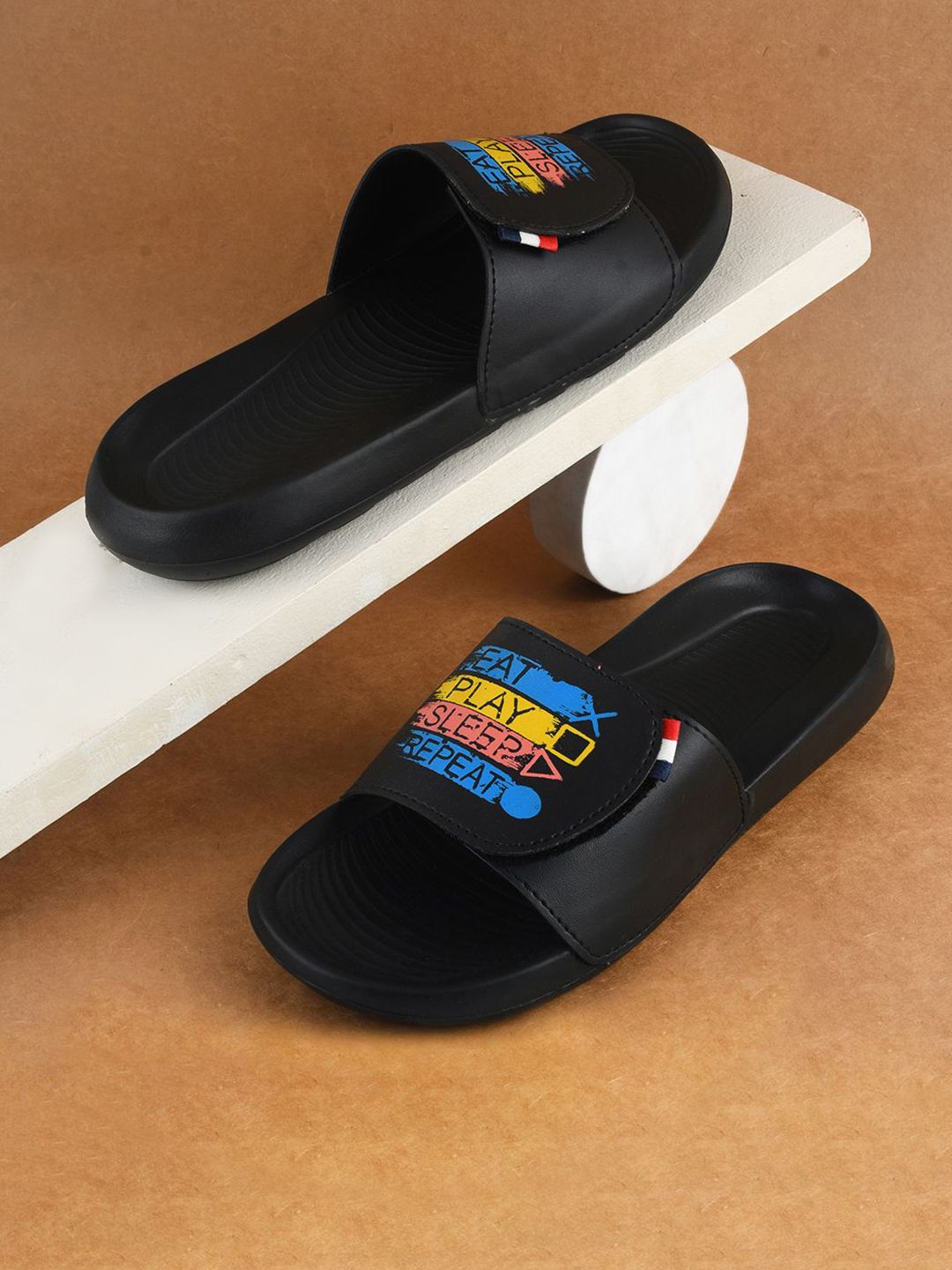 PERY PAO Men Printed Sliders