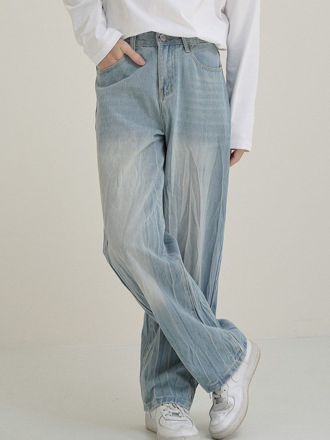 StyleCast Men Wide Leg Mid-Rise Heavy Fade Jeans