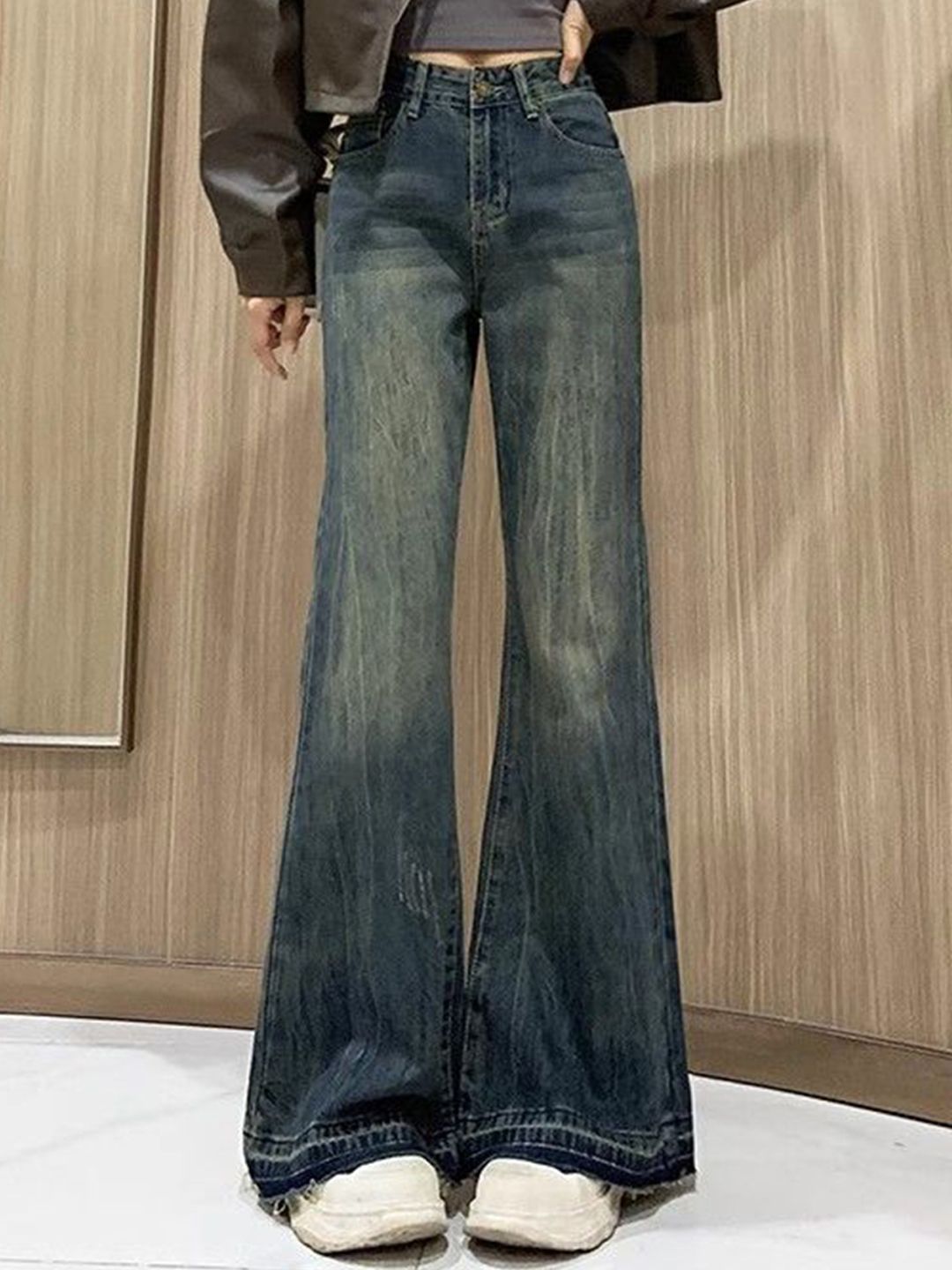StyleCast Women Slim Fit High-Rise Light Fade Jeans