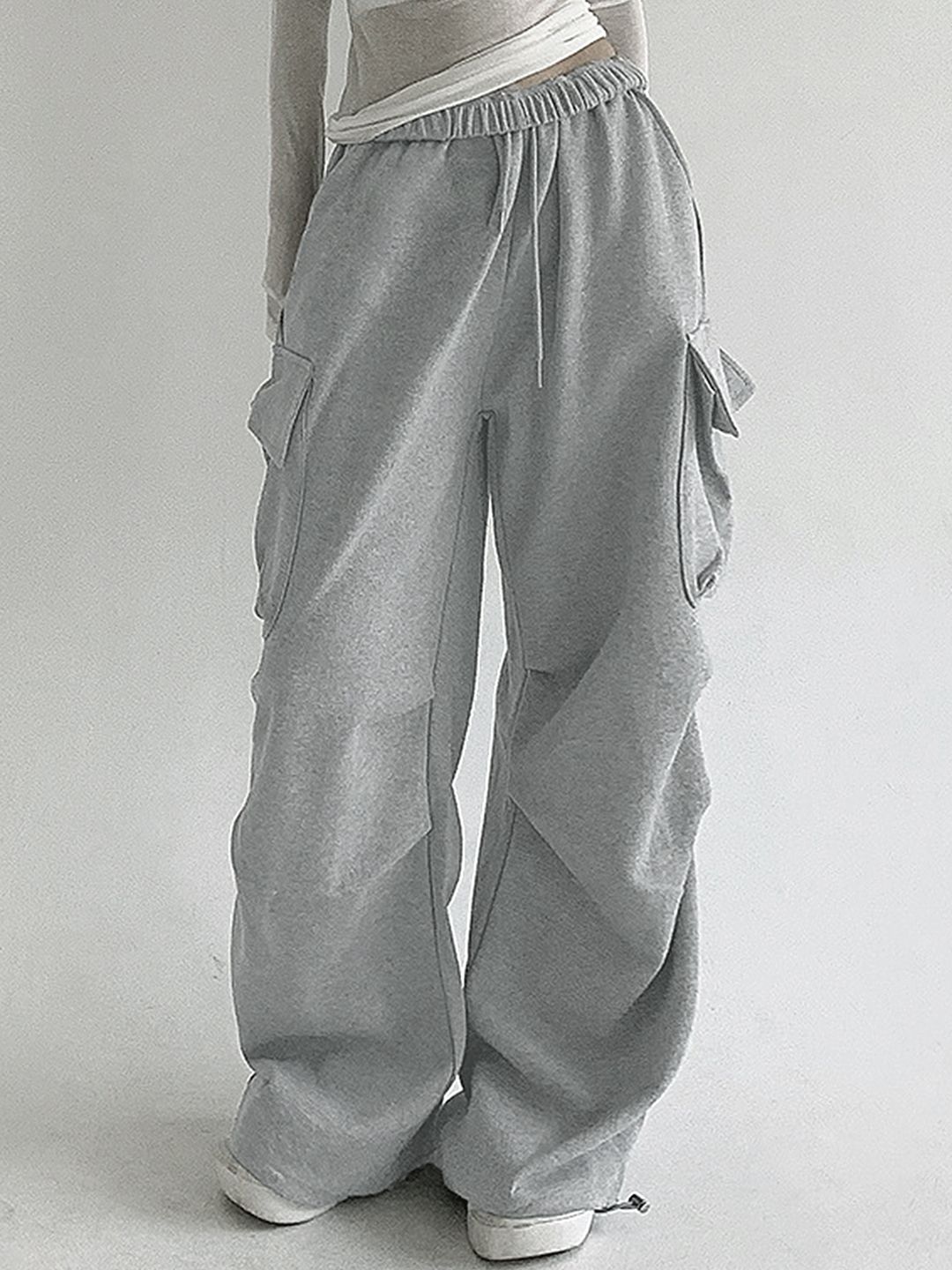 LULU & SKY Women Loose Fit Low-Rise Cargo Trousers
