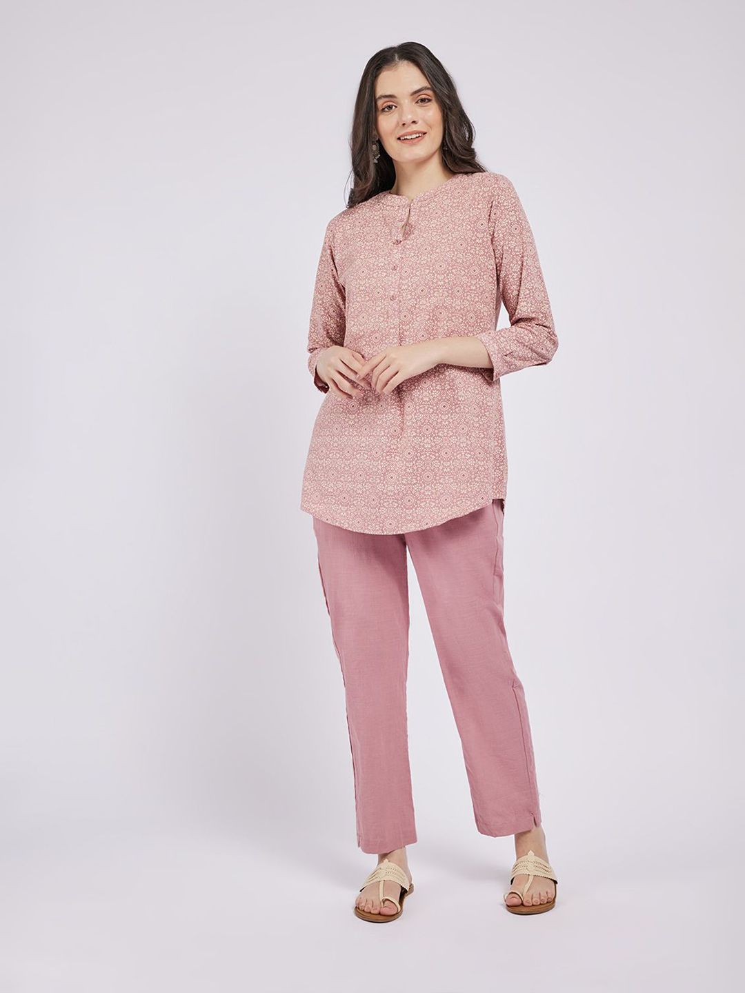 Span Floral Printed Mandarin Collar Straight Short Cotton Kurti