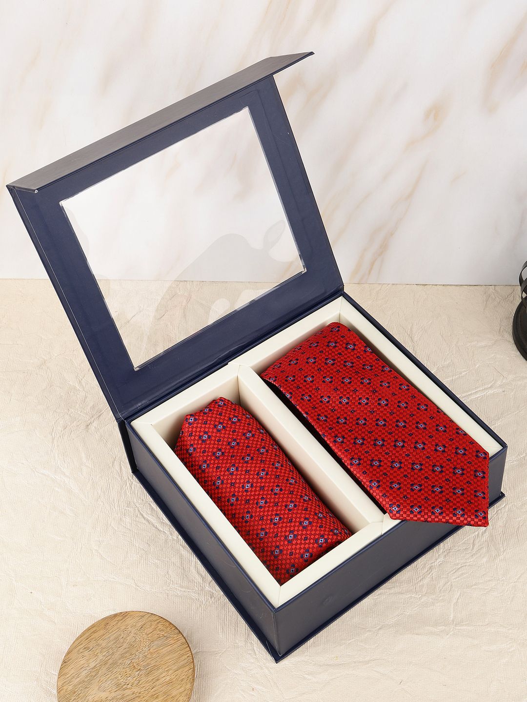 Alvaro Castagnino Men Tie and Pocket Square Gift Set