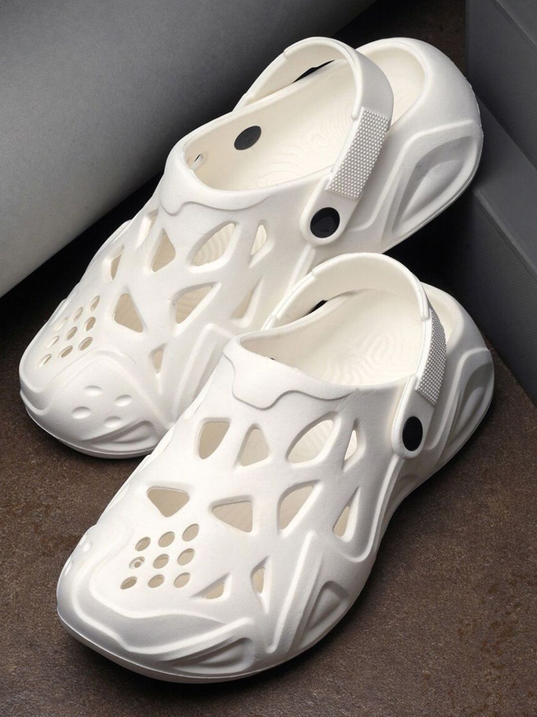 COGS Men Self Design Rubber Clogs