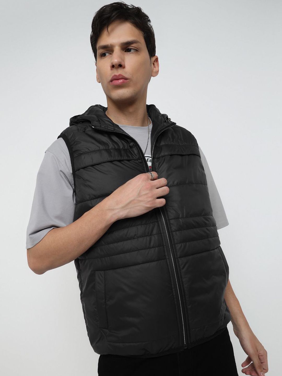 VOLTEDGE Men Solid Hooded Lightweight Sleeveless Puffer Jacket