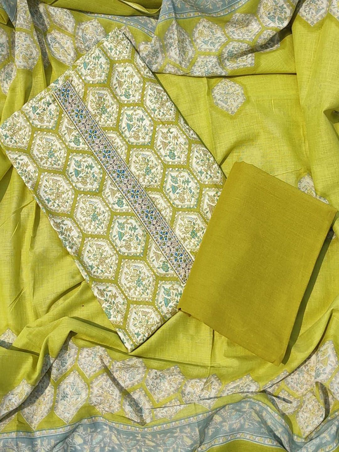 GC 80 BY GAURI COLLECTION Floral Printed Pure Cotton Unstitched Dress Material