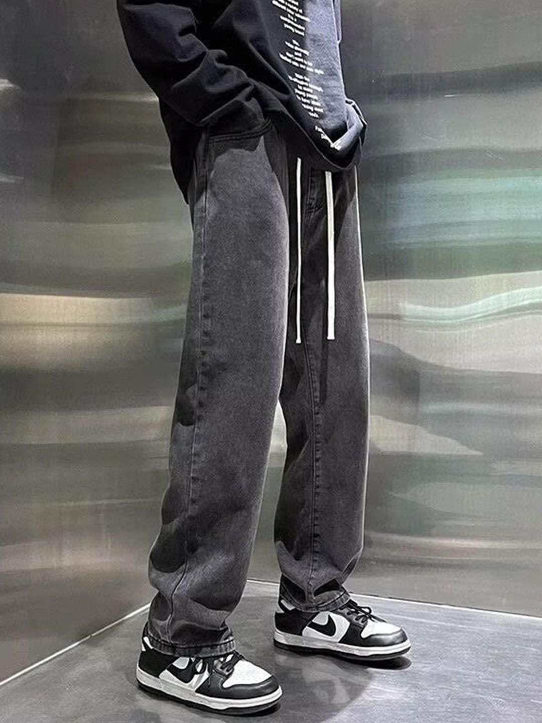 The Roadster Lifestyle Co. Men Regular Fit Mid Rise Non Stretchable Cotton Jeans