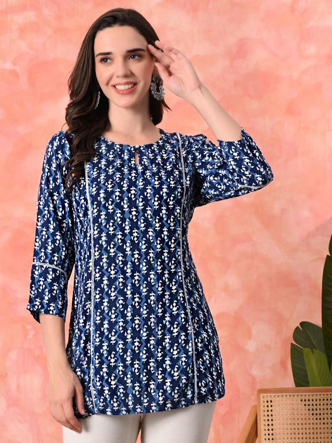 Sangria Women Printed Round Neck Ethnic Tunic