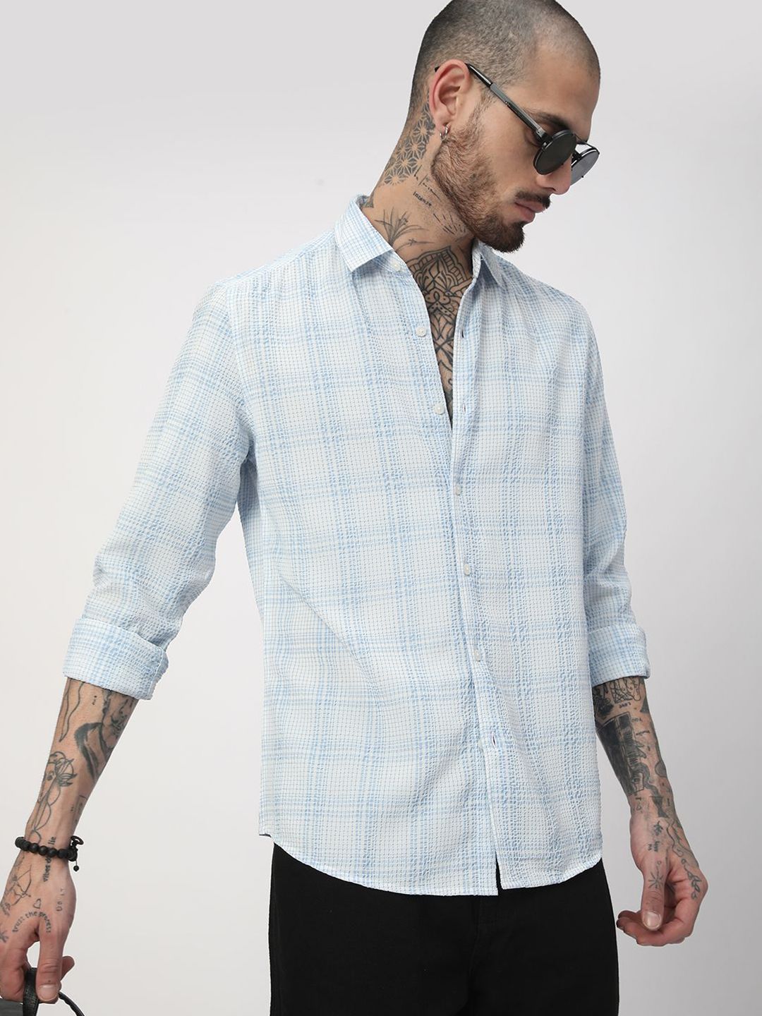 VASTRADO Men Bluey Mini Plaid Checks Seersucker Slim Fit Shirt
