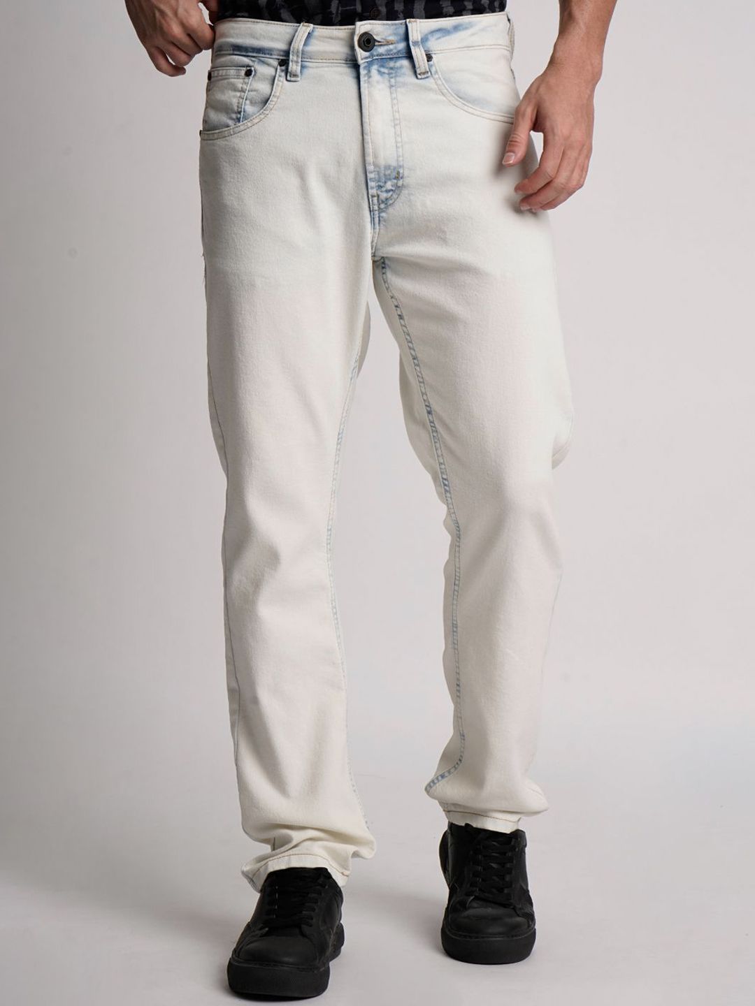 The Roadster The Lifestyle Co. Men Slim Fit Heavy Fade Stretchable Jeans