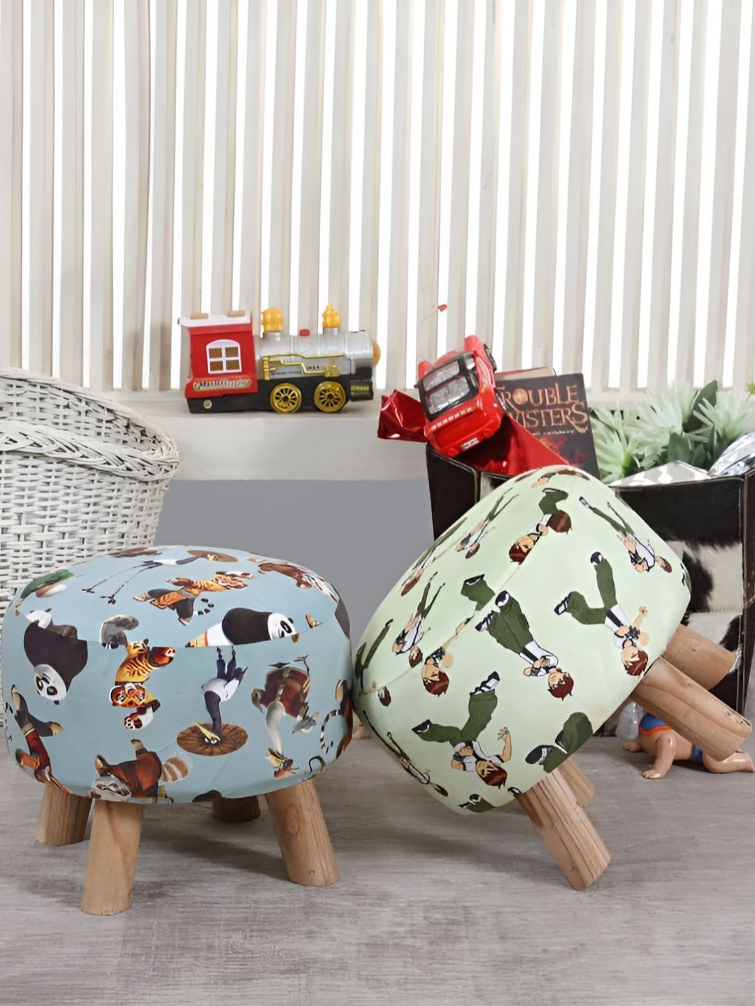 Shadowkart Green & Brown Printed Wooden Round Shaped Ottomans