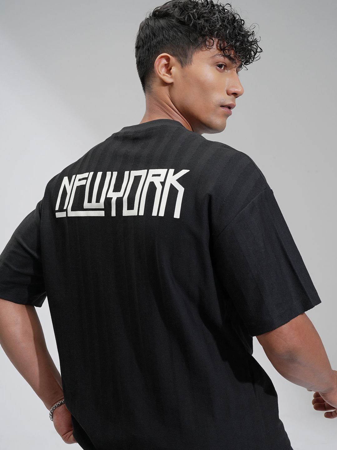 HIGHLANDER Men Drop-Shoulder Sleeves Oversized T-shirt