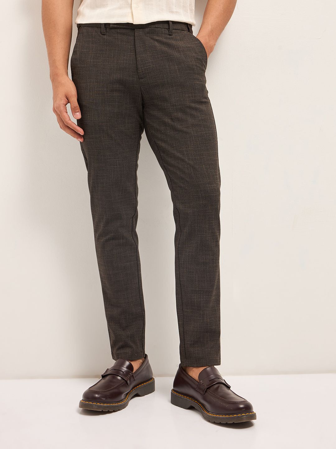 THE BEAR HOUSE Men Solid Slim Fit Formal Trouser