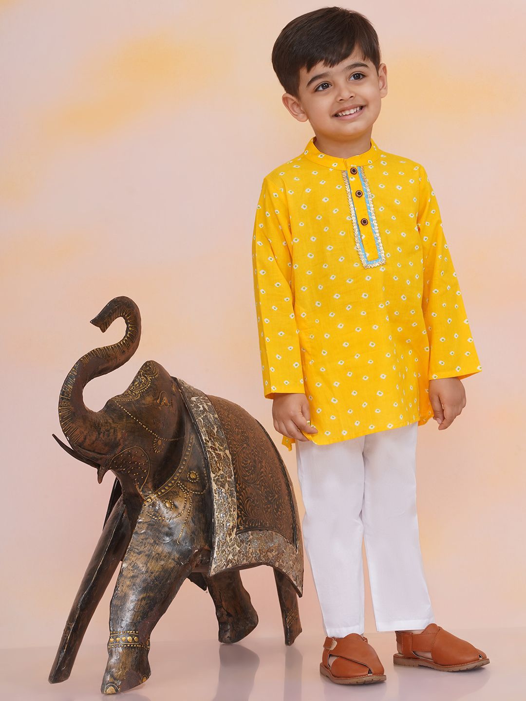 KID1 Boys Bandhani Printed Mandarin Collar Pure Cotton Straight Kurta With Trouser