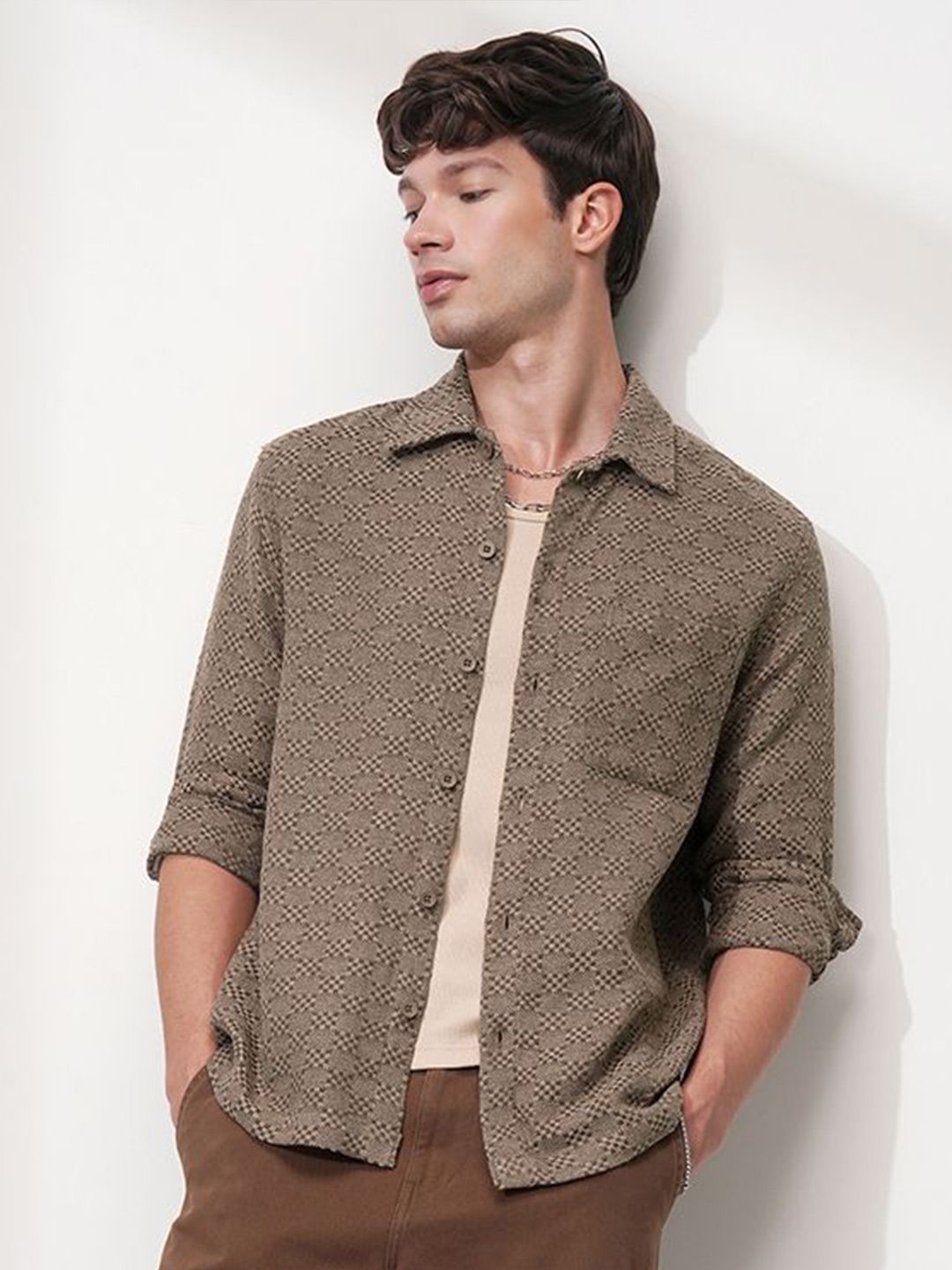 HIGHLANDER Comfort Cutaway Collar Relaxed Fit Shirt