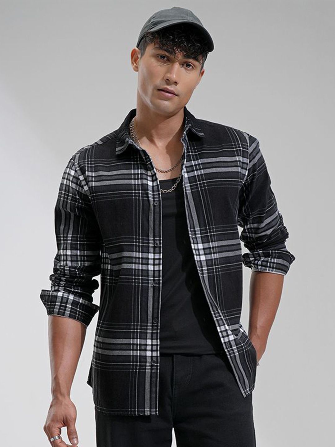 HIGHLANDER Men Comfort Slim Fit Opaque Checked Casual Shirt