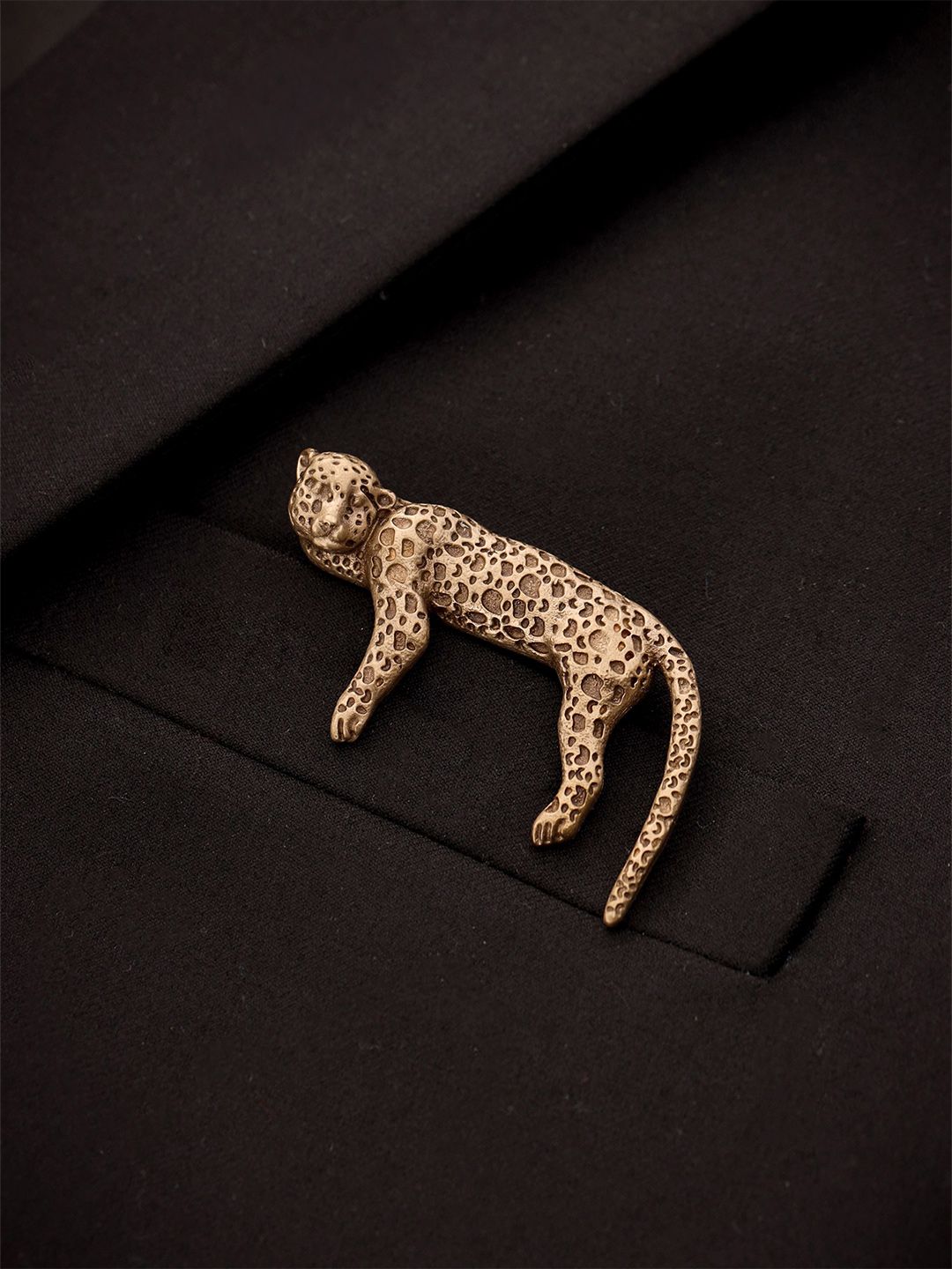 Buy COSA NOSTRAA Men Savanna Sentinel Brooch - Brooch for Men