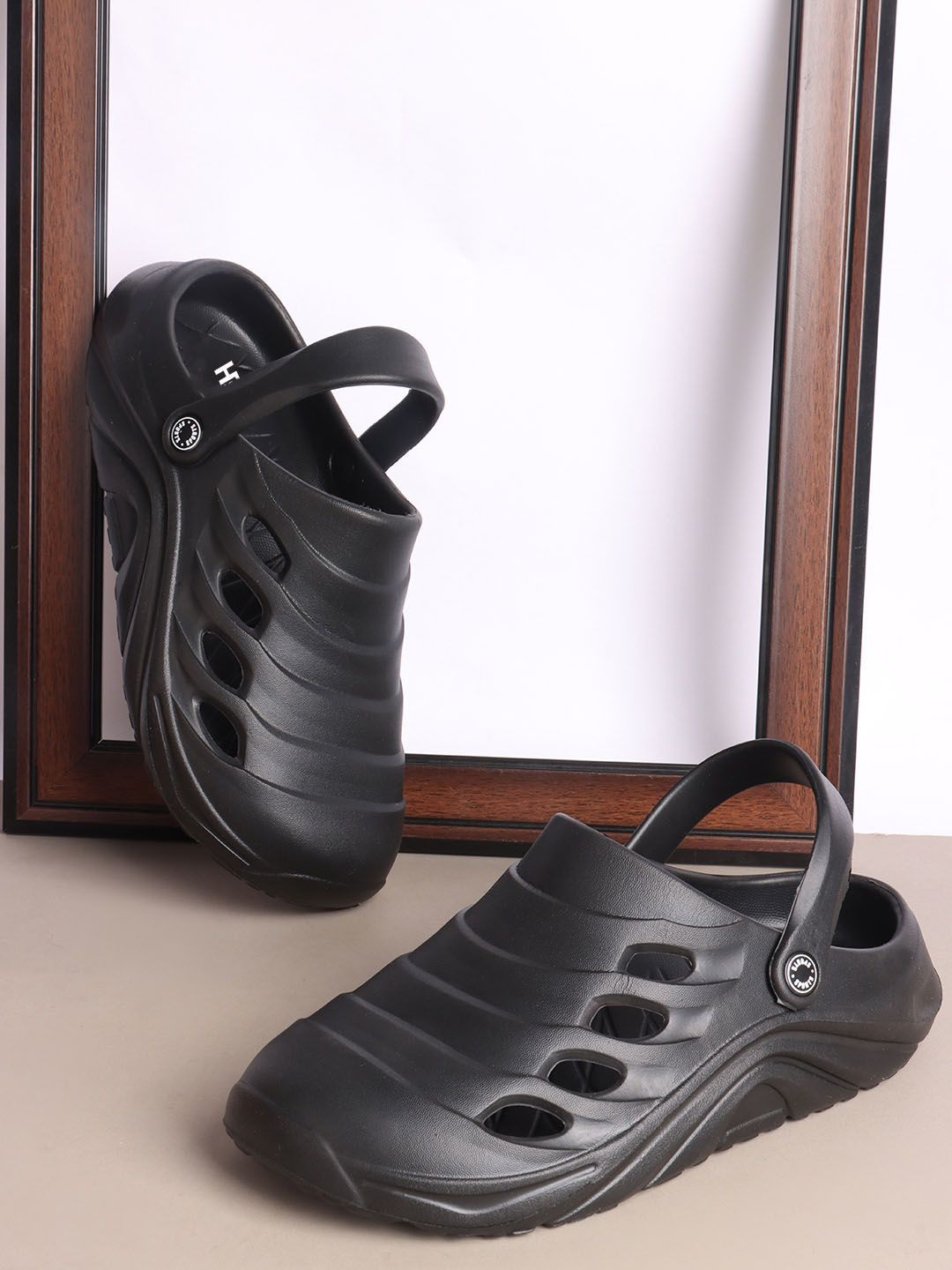 HRX by Hrithik Roshan Men Self Design Comfortable Clogs