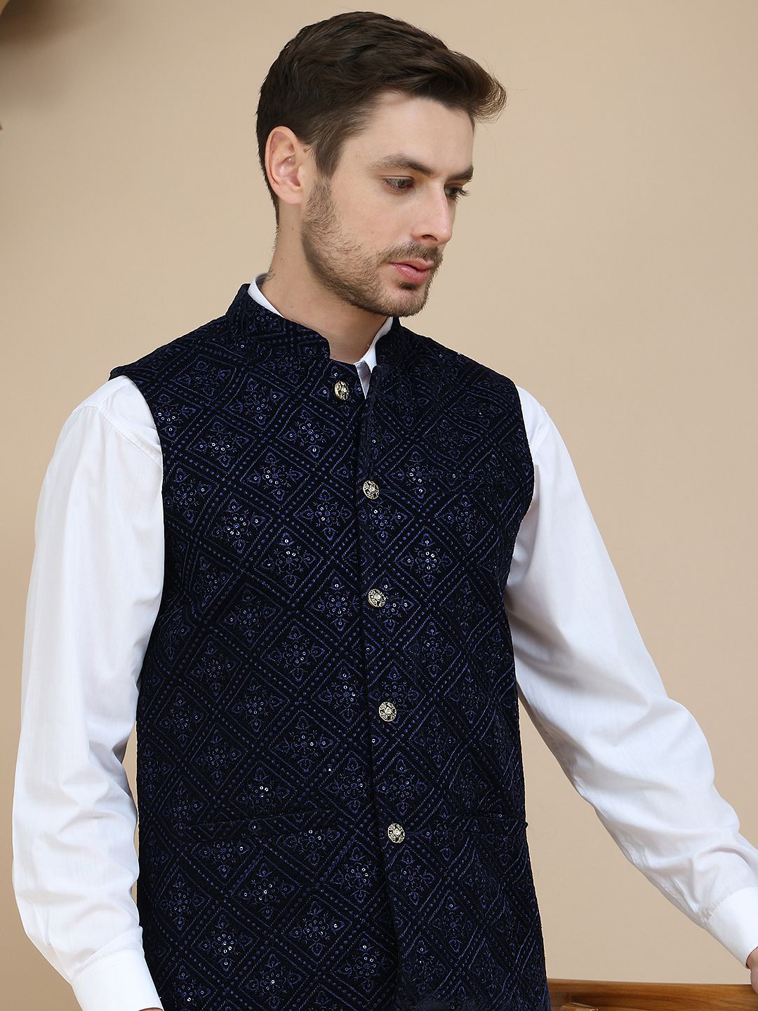 Jompers Men Embroidered Sequins Velvet Nehru Jacket