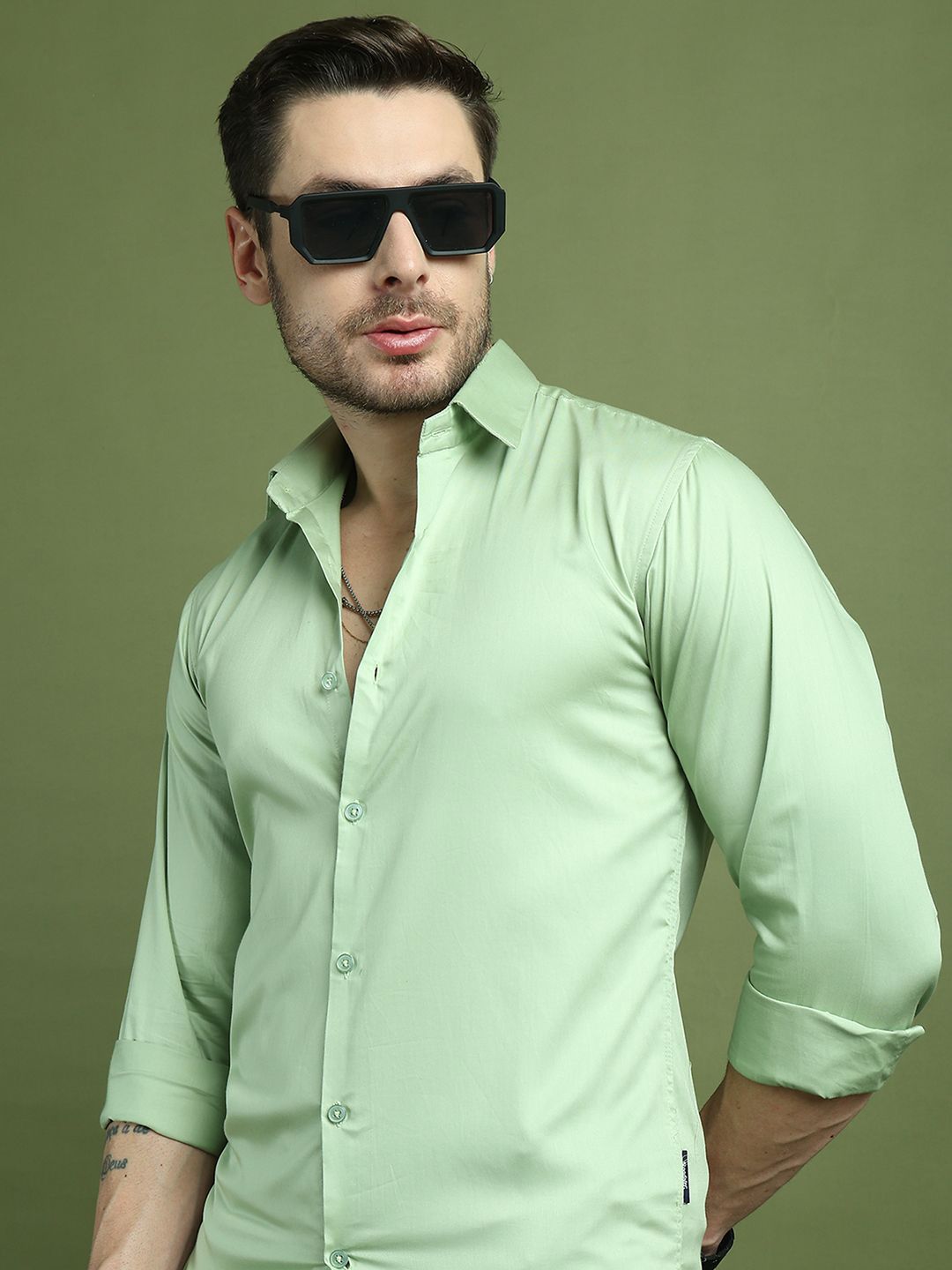 The Roadster Lifestyle Co Spread Collar Full Sleeve Casual Shirt