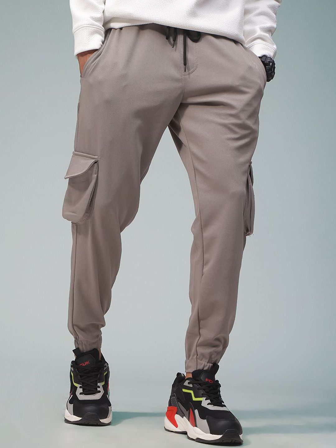 MADSTO Men Regular Fit Mid-Rise Cargo Joggers