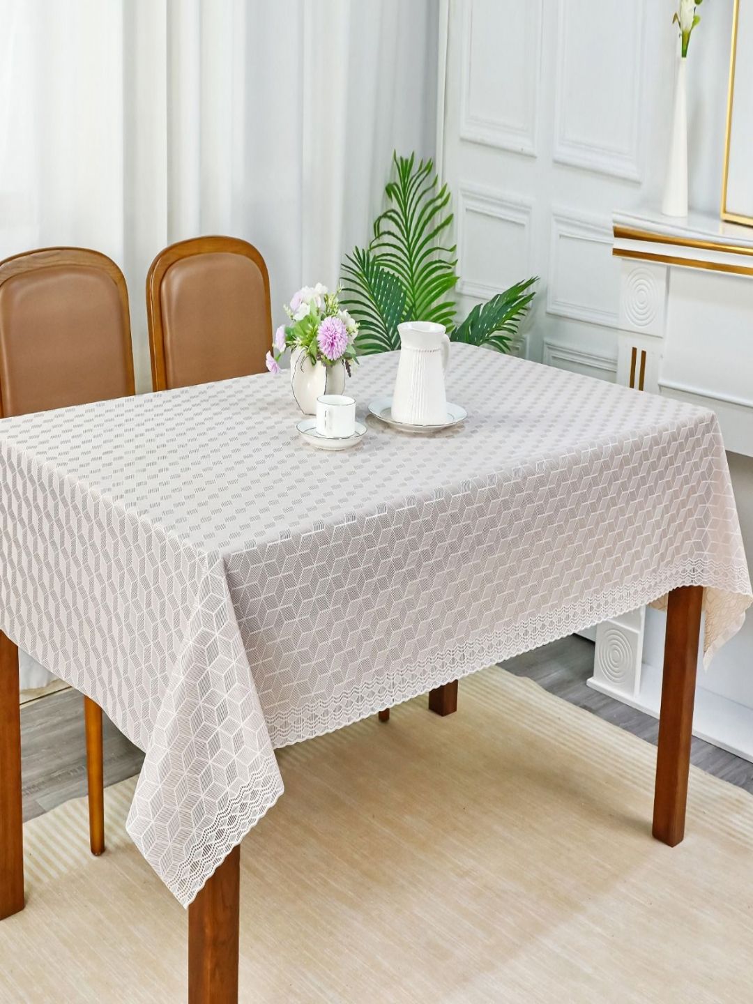 LooMantha Cream Geometric Printed Cotton 6-Seater Rectangle Table Cover