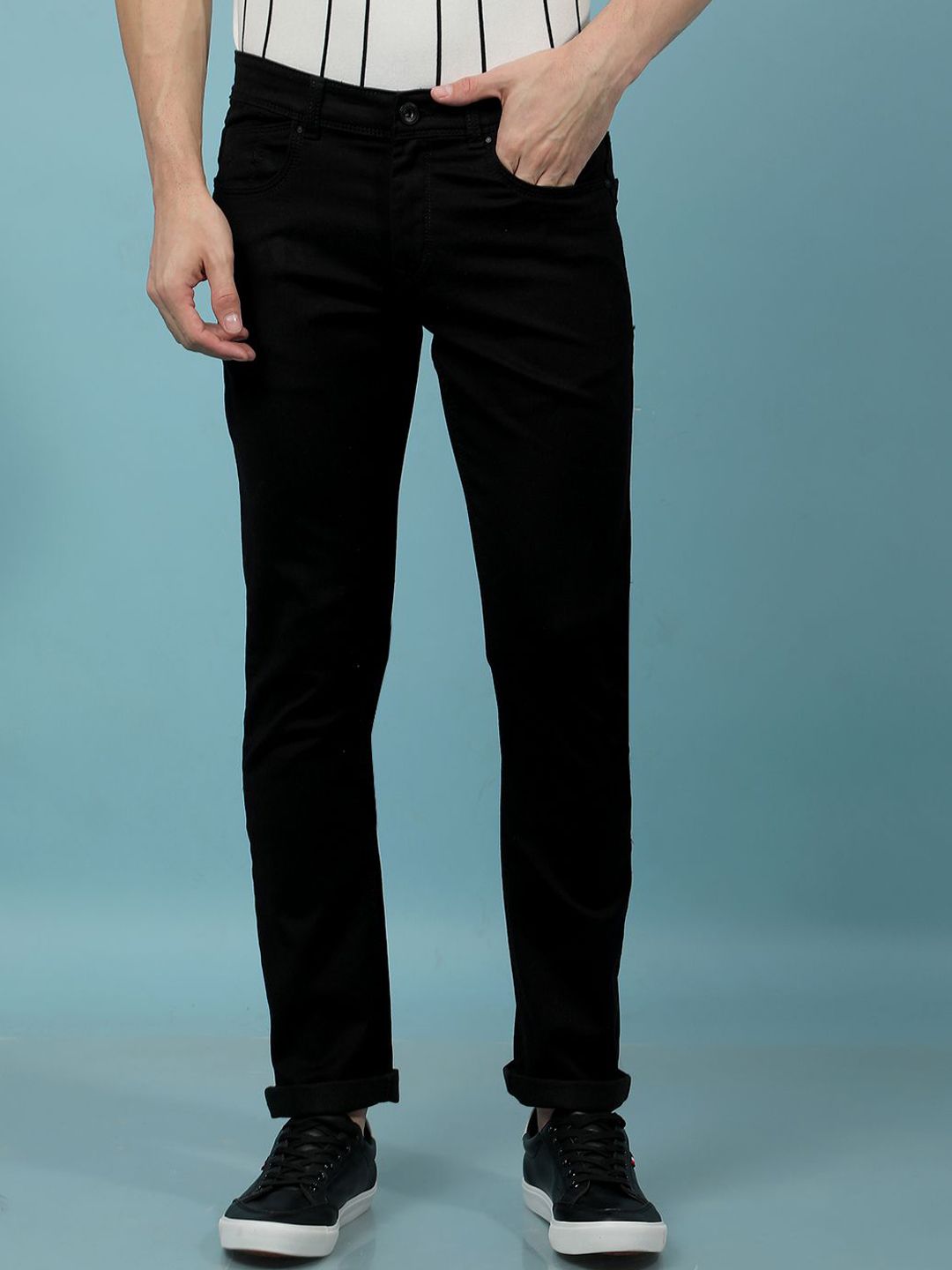 Crimsoune Club Men Slim Fit Mid-Rise Light Fade Stretchable Jeans