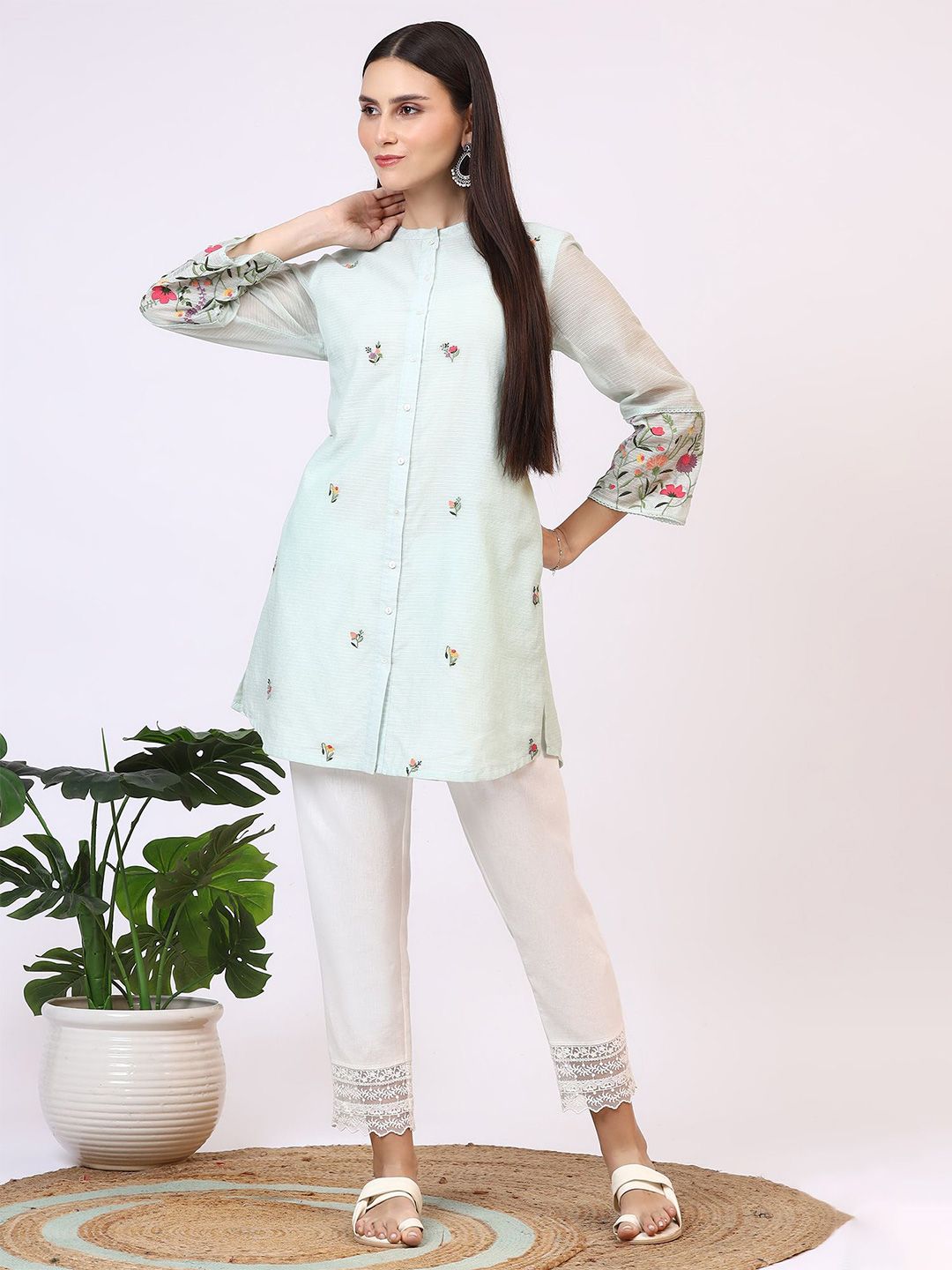 W W Woman Floral Mandarin Collar Embroidered Ethnic Tunic