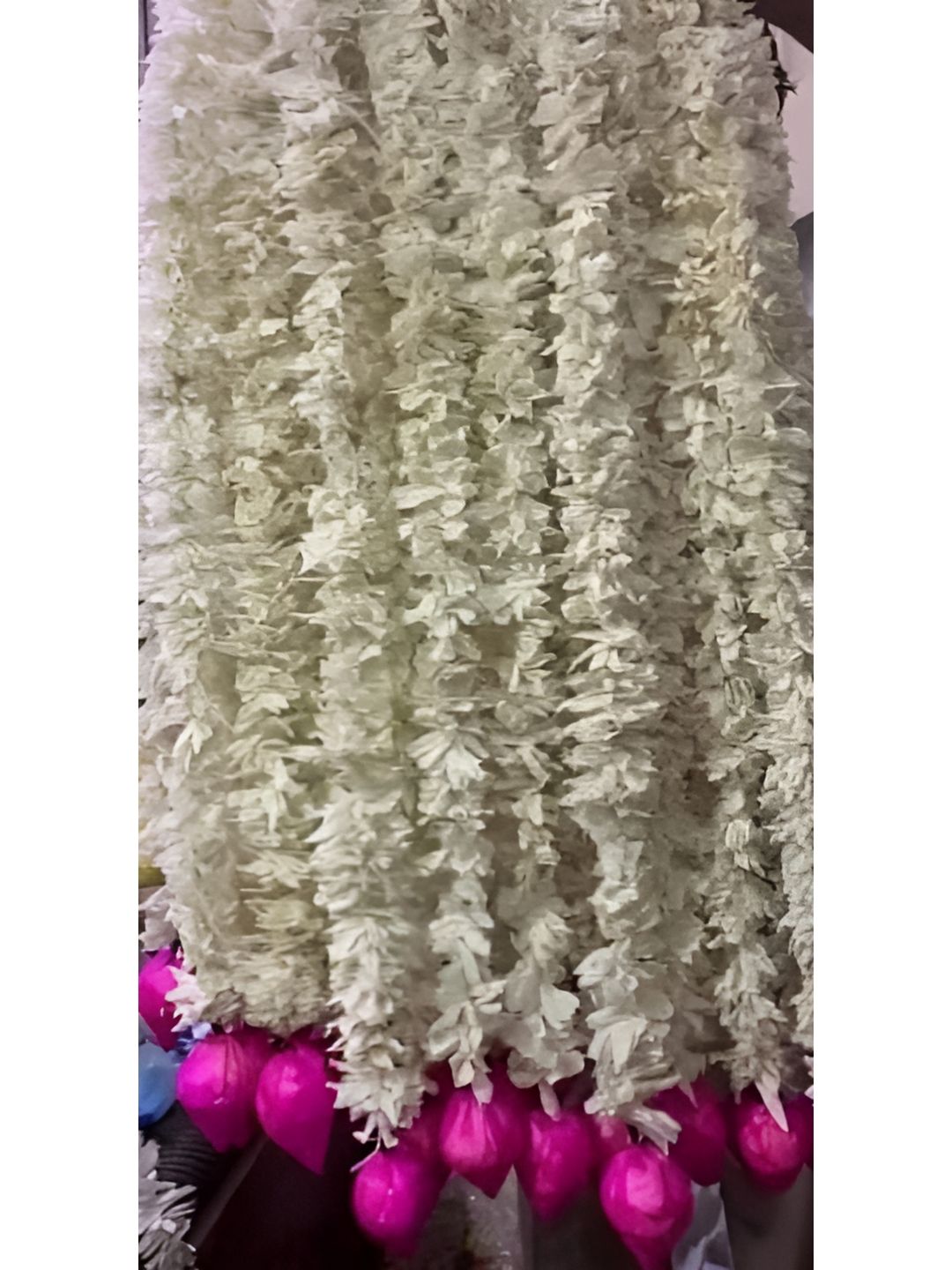 Nutts Pink & White Hanging Garlands