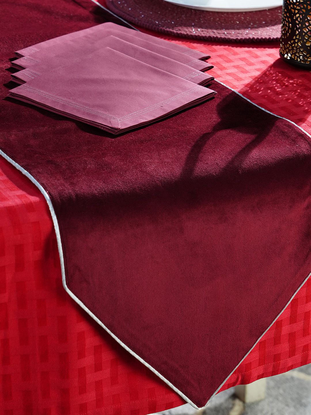 MASPAR Maroon & Pink 4 Seater Table Runner With Napkins