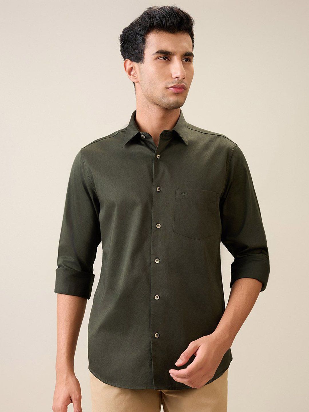 ColorPlus ColorPlus Men Solid Spread Collar Cotton Regular Fit Shirt