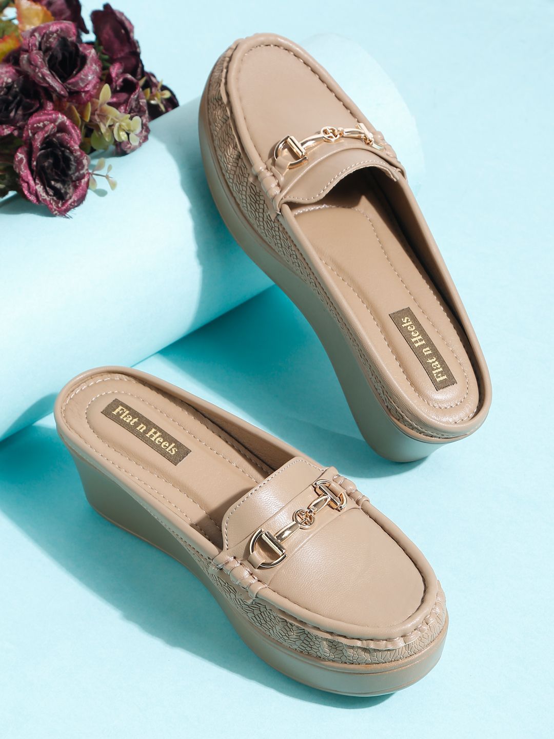 Flat n Heels Women Round Toe Wedge Heel Mules