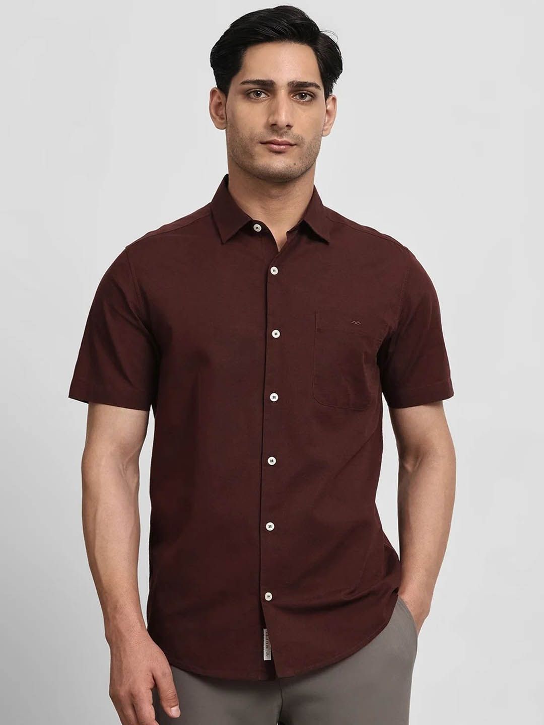 Mufti Mufti Men Classic Slim Fit Solid Spread Collar Cotton Casual Shirt