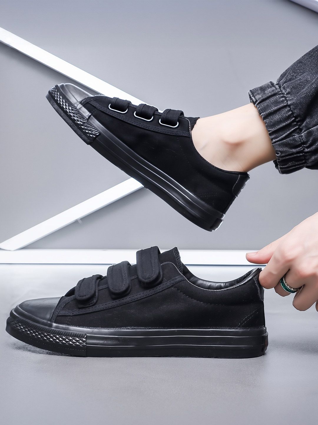 FTZ Men Solid Sneakers with Velcro