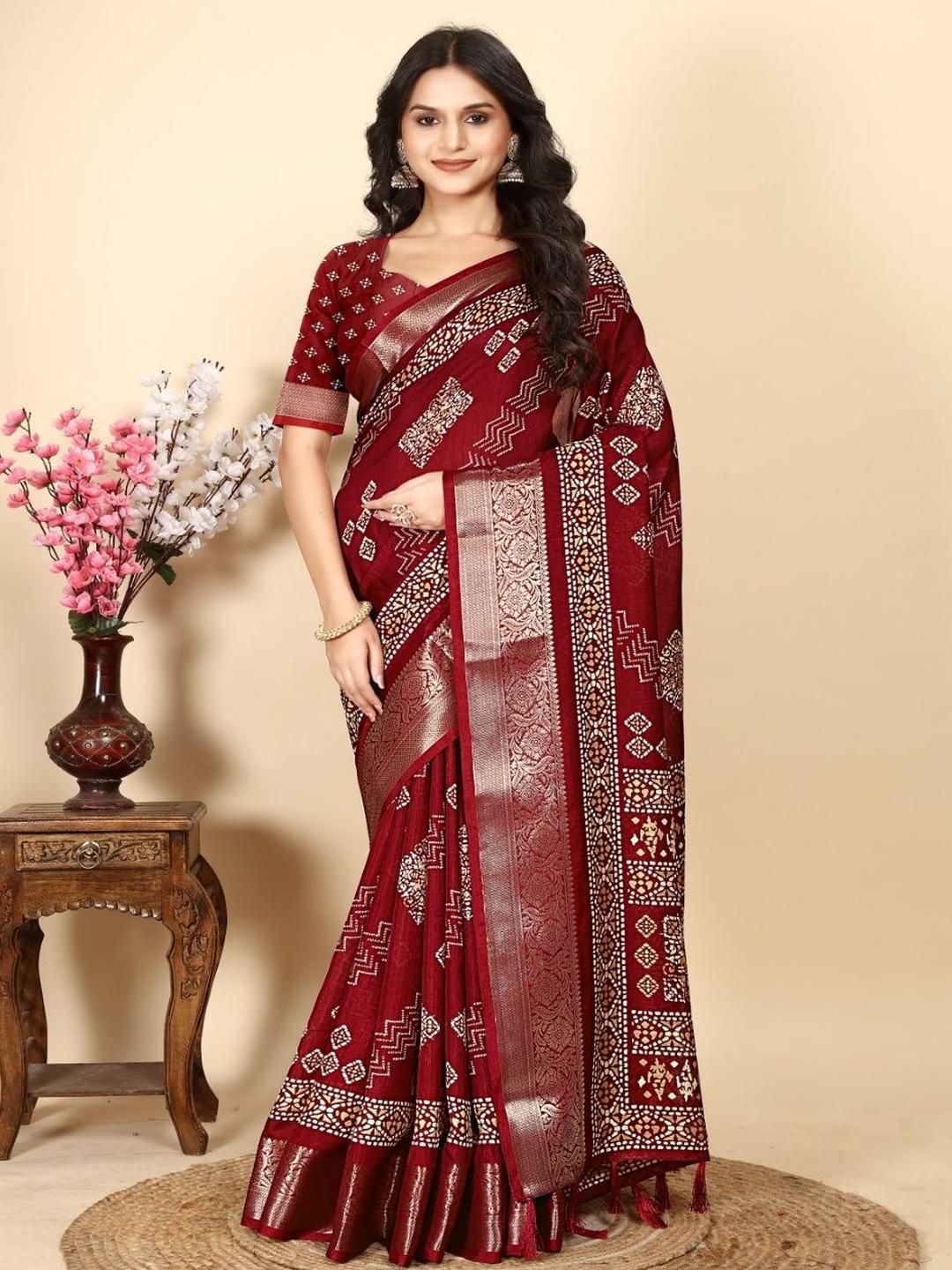 SSHAGUN LIFESTYLE Floral Printed Zari Silk Cotton Bandhani Saree
