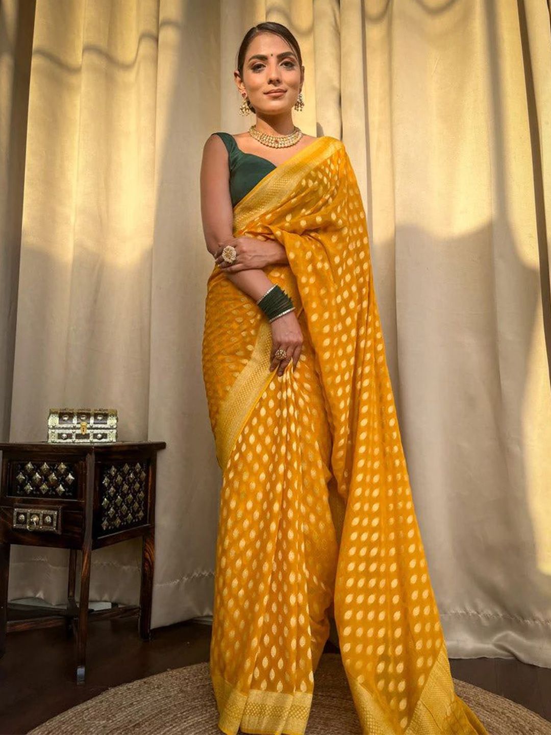 ZILVIRA ZILVIRA Ethnic Motifs Zari Woven Design Kanjeevaram Saree